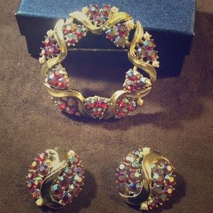 Vintage red rhinestone brooch and earring set